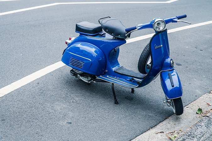 Tweedehands scooter 25 km blauw sunderbromfietsen