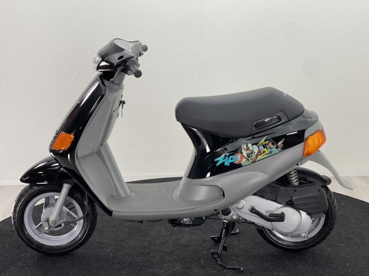 Piaggio Zip Type 1 Zwart