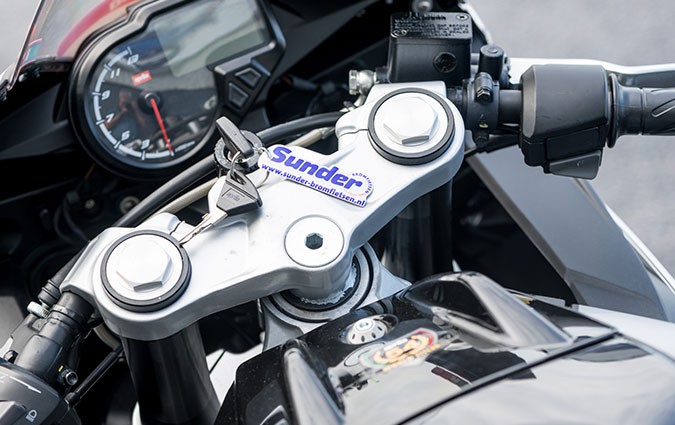 Op slot zetten van de scooter sloten accessoires sunder bromfietsen